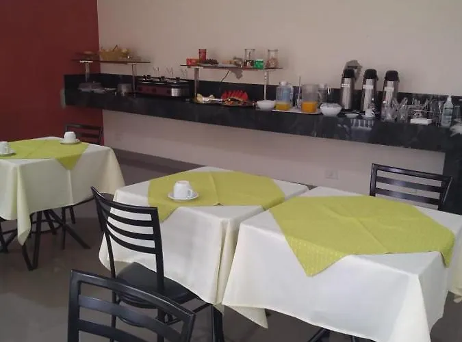 Dumont Park Hotel