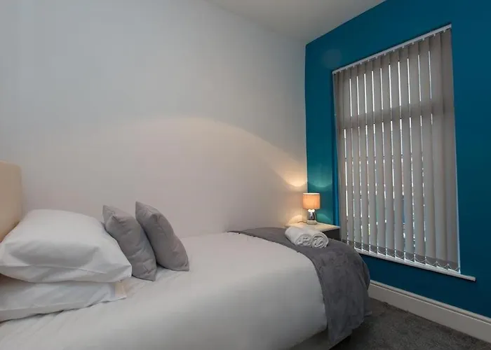 Townhouse @166 Ruskin Rd