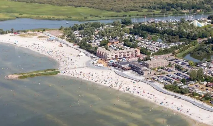 Appartement Makkum Aan Het Strand