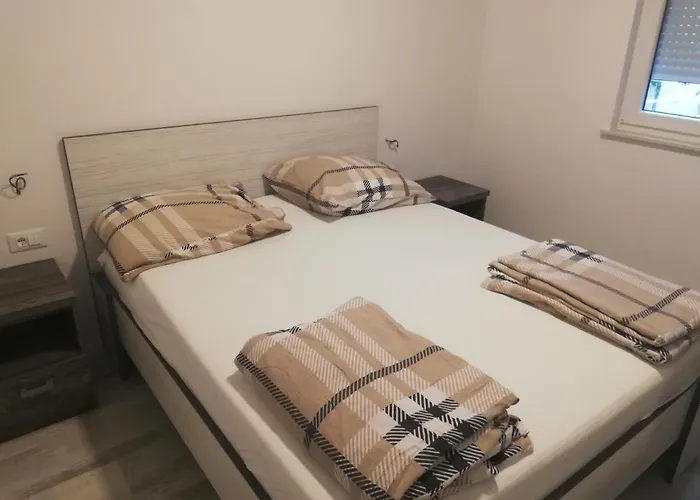Apartments Villa Ravlic