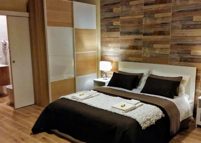 Pisa City Lodge