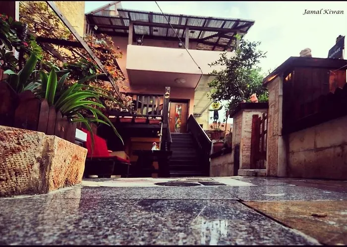 Vitrage Guest House