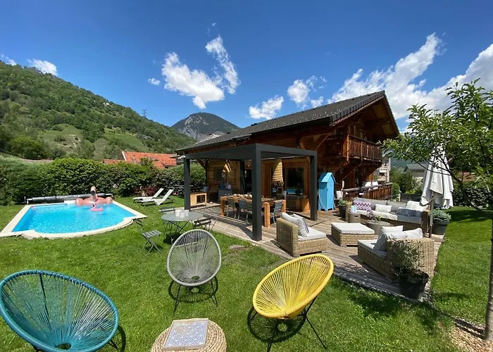 Villa avec piscine: Grand chalet à la montagne