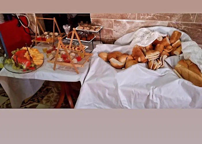 Vitrage Guest House