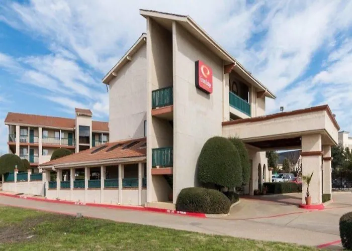 Motel: Econo Lodge Inn And Suites Arlington