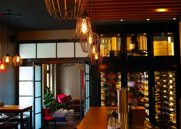 Alexxanders & Boardinghouse, Restaurant