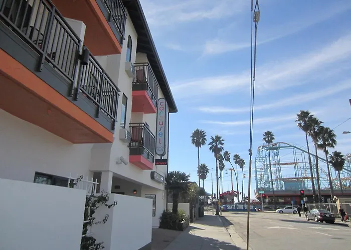 Motel: Carousel Beach Inn