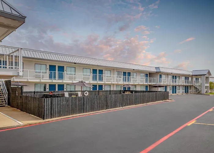 Motel 6-Euless, Tx - Dallas