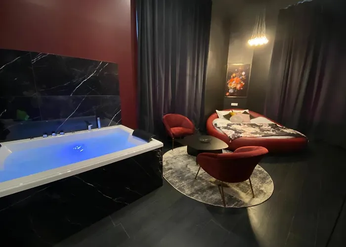 Legend Majestic Superbe Love Room - Jacuzzi - Champagne - Romantisme - parking privé