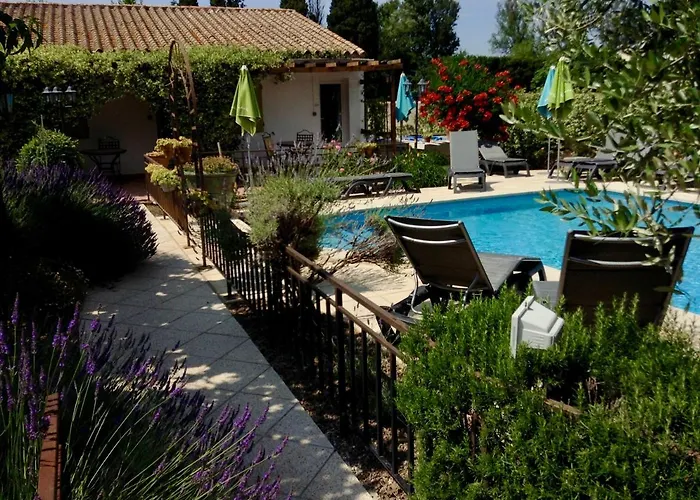 Hôtel accueillant les animaux: Hostellerie de la Tour