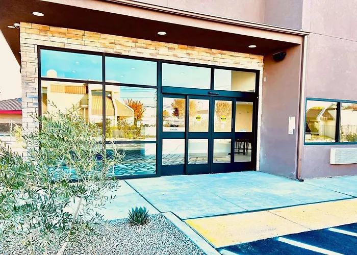 Ramada By Wyndham Modesto Yosemite Area