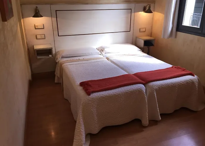 Hoteles con Jacuzzi Castillo De Javier