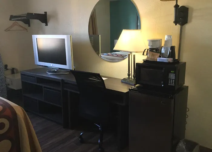 Super8 By Wyndham Nearby Clearwater St Petersburg International Airport