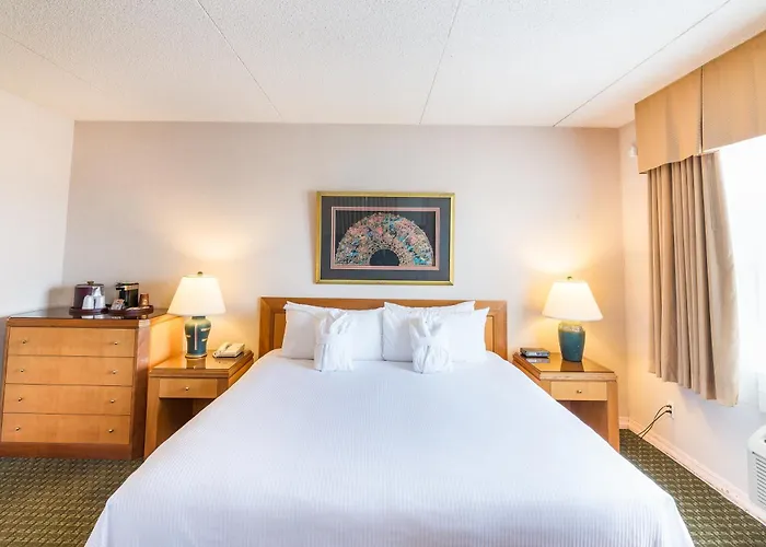 Motels Ramada By Wyndham Thunder Bay Airlane