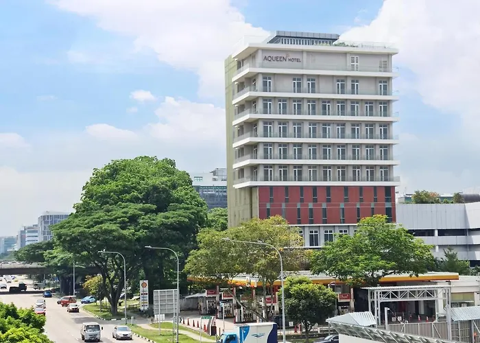Aqueen Paya Lebar