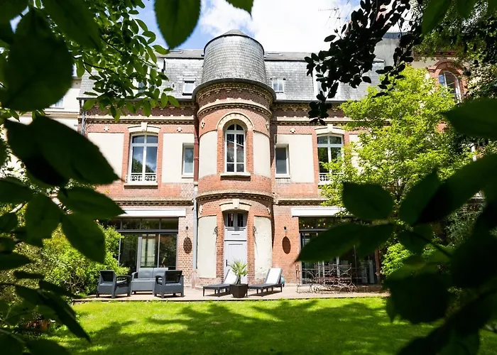 La Villa Mora