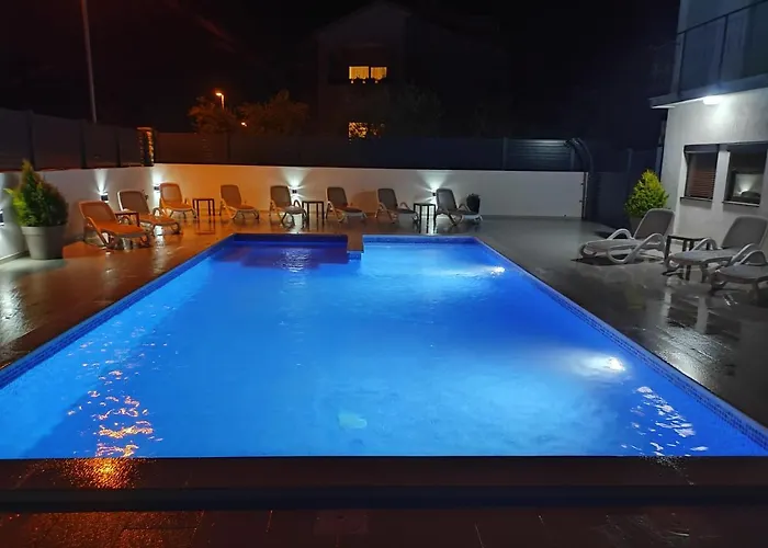 Viktor Rooms And Apartments