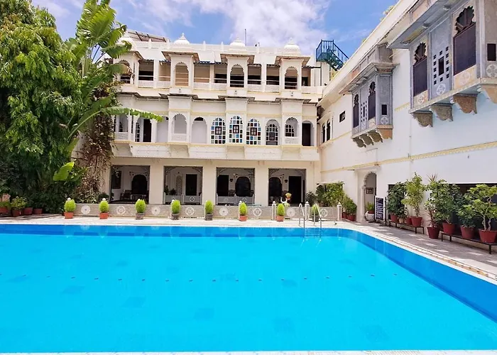 Family resorts Mahendra Prakash