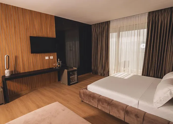 Grand Mirage