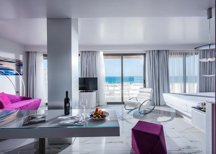 I Beach & Spa (Adults Only)