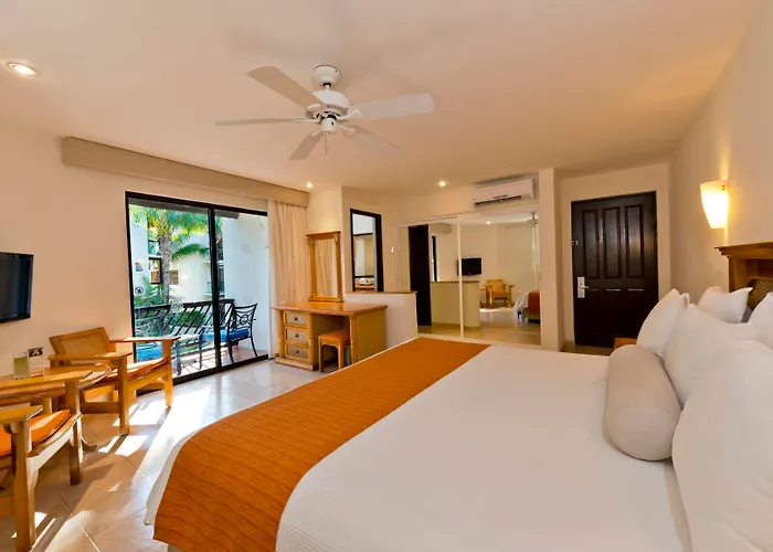 Reef Playacar Beach & Spa