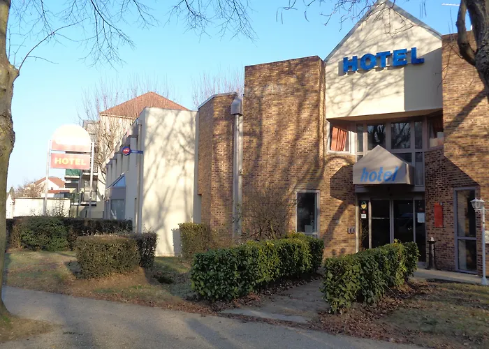 Animaux admis Initial By Balladins Torcy / Marne-La-Vallee