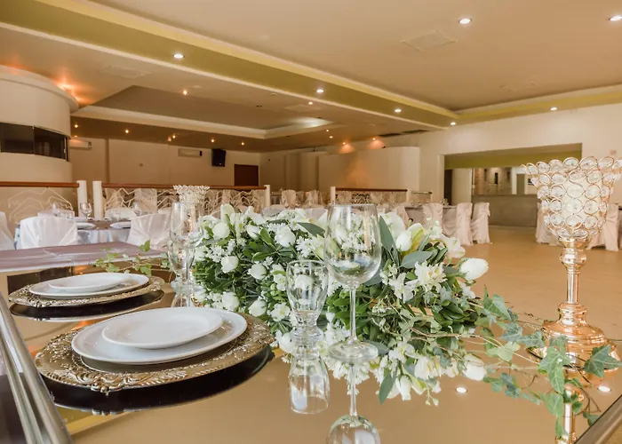 Costa De Oro Beach Hotel