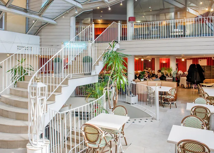 Luxury hotel only: Hotel Saint Sauveur