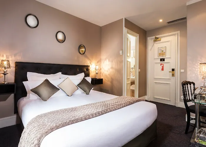 Luxury hotel only: Hotel Claridge Paris