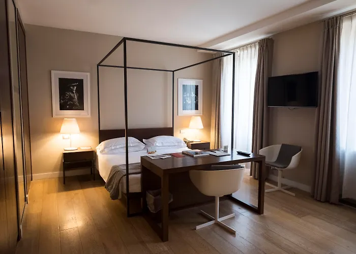  Escalus Luxury Suites Verona