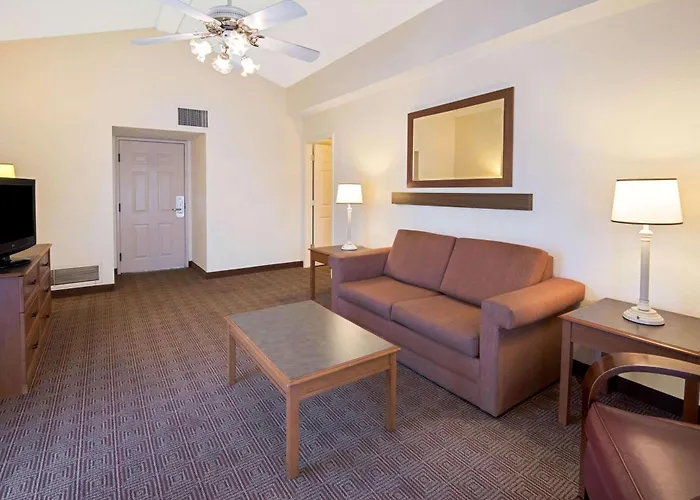 La Quinta Inn By Wyndham San Antonio Market Square