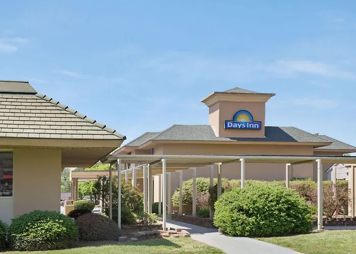 Days Inn By Wyndham /Woodlawn Near Carowinds