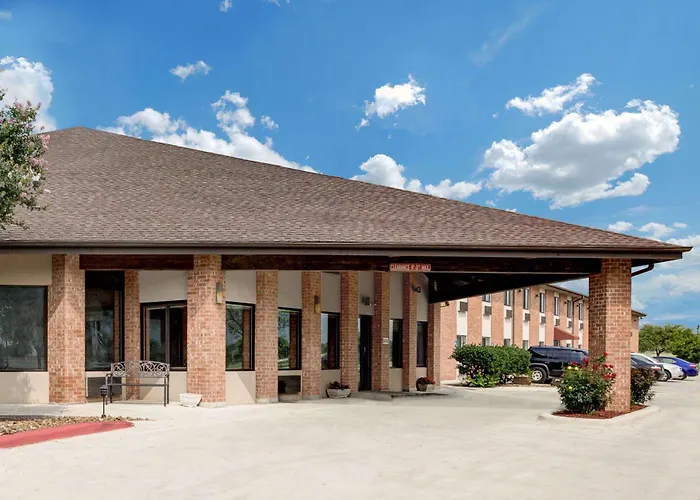 Baymont Inn & Suites San Marcos
