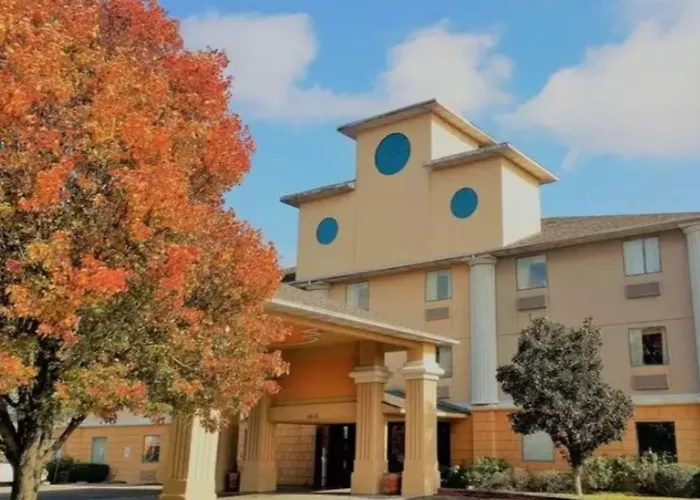 Super 8 By Wyndham Temple I-35