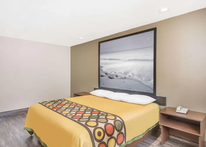 Super 8 By Wyndham National City Chula Vista