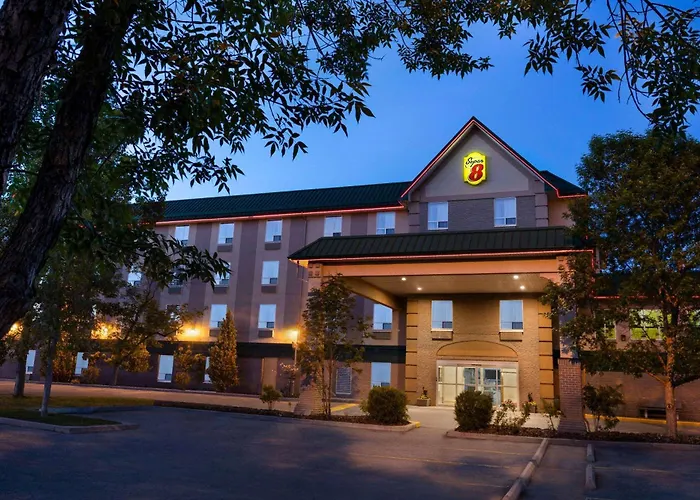 Waterpark hotels Super 8 By Wyndham Calgary Shawnessy Area