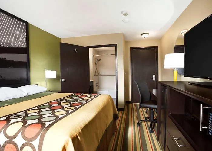 Super 8 By Wyndham Joplin