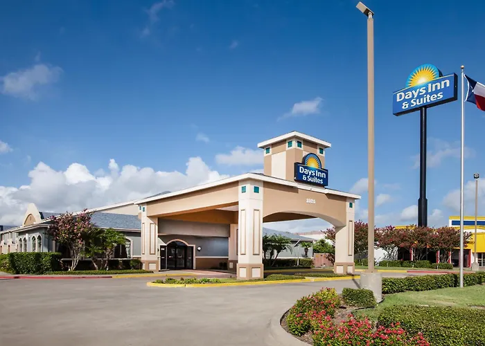 Beach Hotels Days Inn & Suites By Wyndham Corpus Christi Central