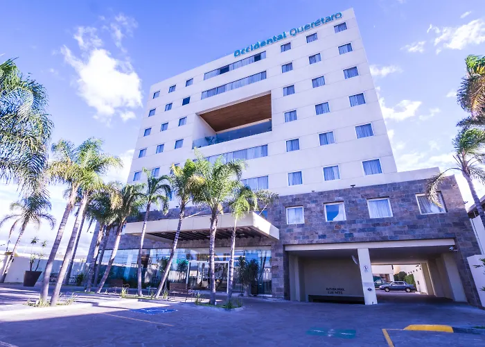 Hotel Crown Victoria