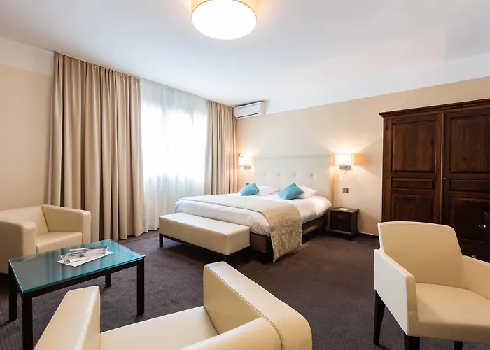 Pet Friendly hotel: Hotel Rotonde Aix-En-Provence Centre