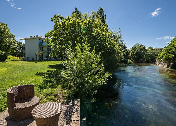 Hôtel 4 étoiles: Domaine de la Petite Isle - Luberon