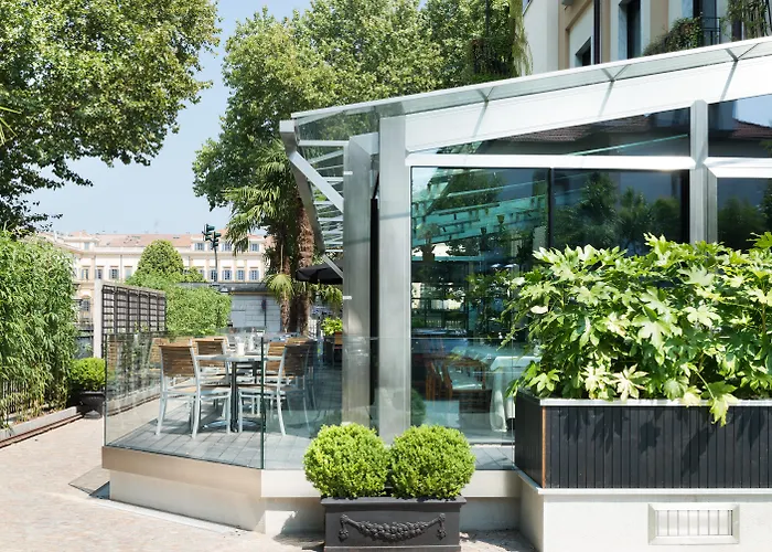 De La Ville - Small Luxury s Of The World