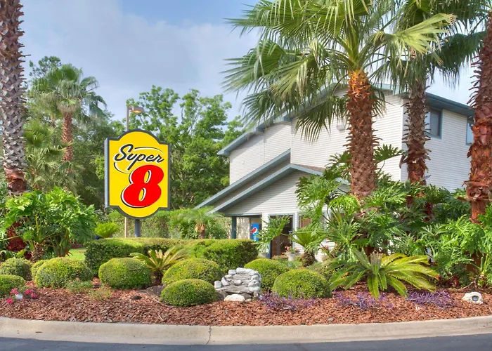 Super-8--I-75-Hospital-University-Area