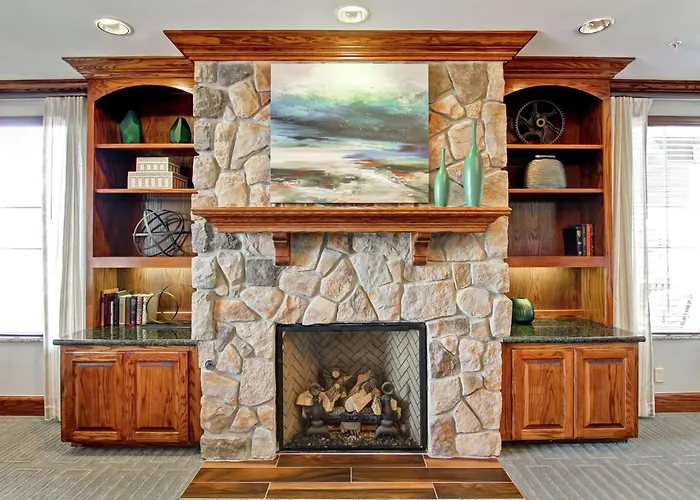 Hotel with Tennis: Homewood Suites By Hilton Oklahoma City-West