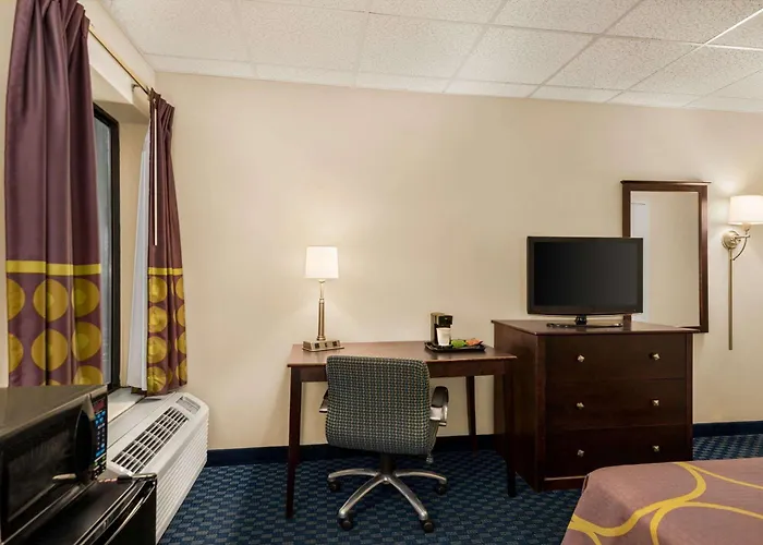 Super 8 By Wyndham Liverpool/Syracuse North Airport