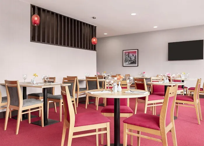 Ramada By Wyndham Cobham