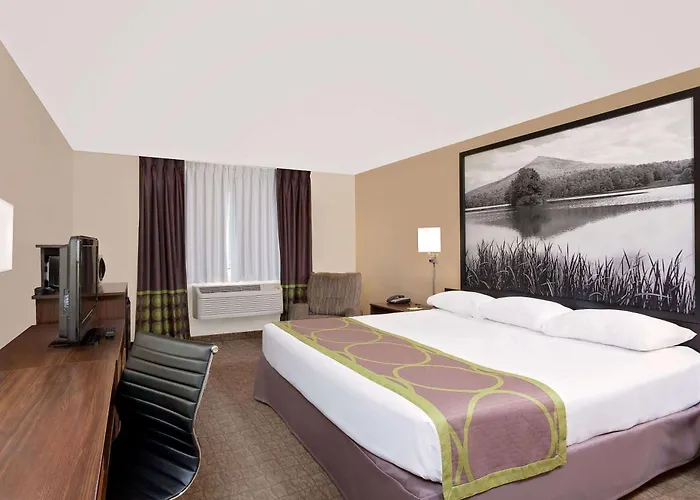 Super 8 By Wyndham Lebanon