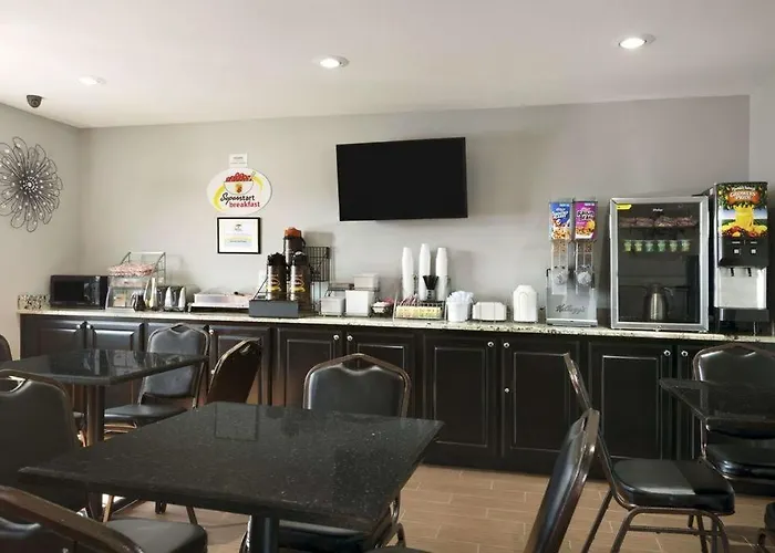 Super 8 By Wyndham Ardmore