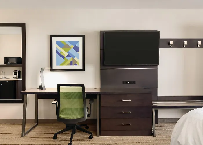 Hotel near College: Holiday Inn Express Hotel & Suites Lawton-Fort Sill By Ihg