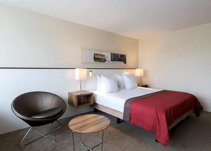 Golf hotel: Holiday Inn Eindhoven Centre By Ihg